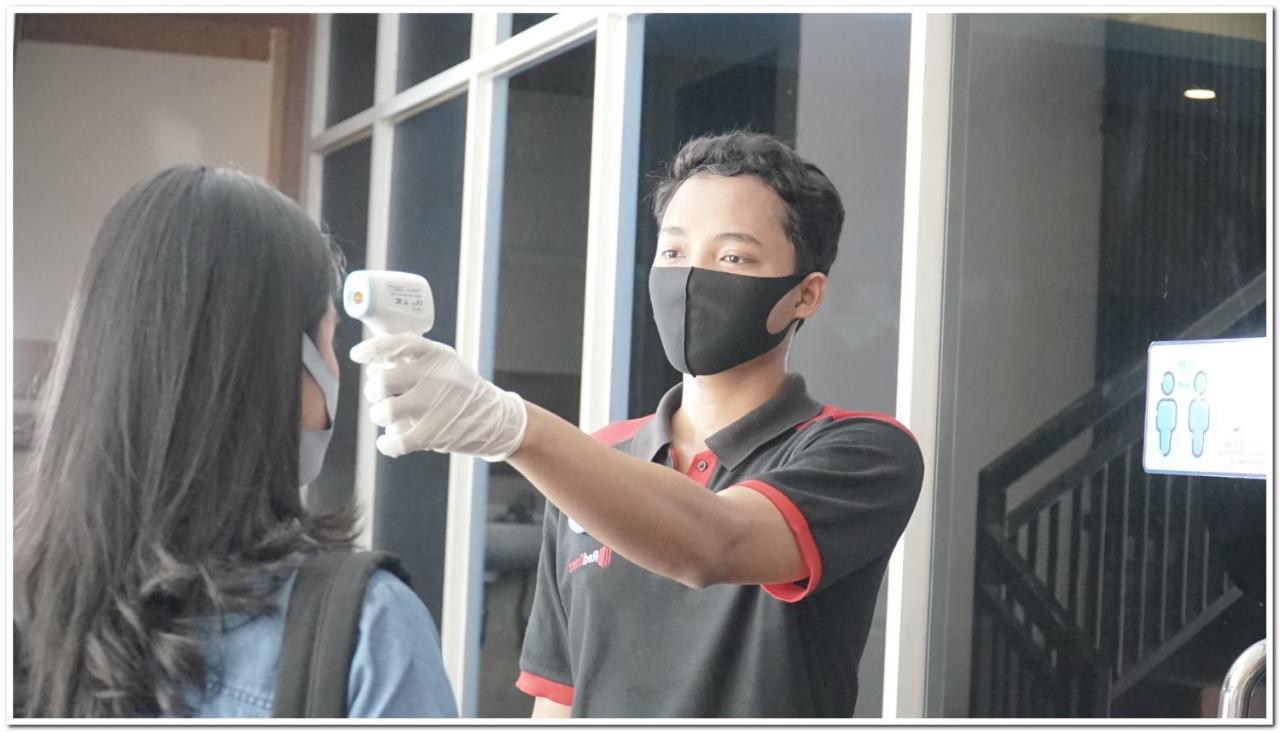 Hotel Reddoorz Syariah Near Exit Tol Malang Esterno foto