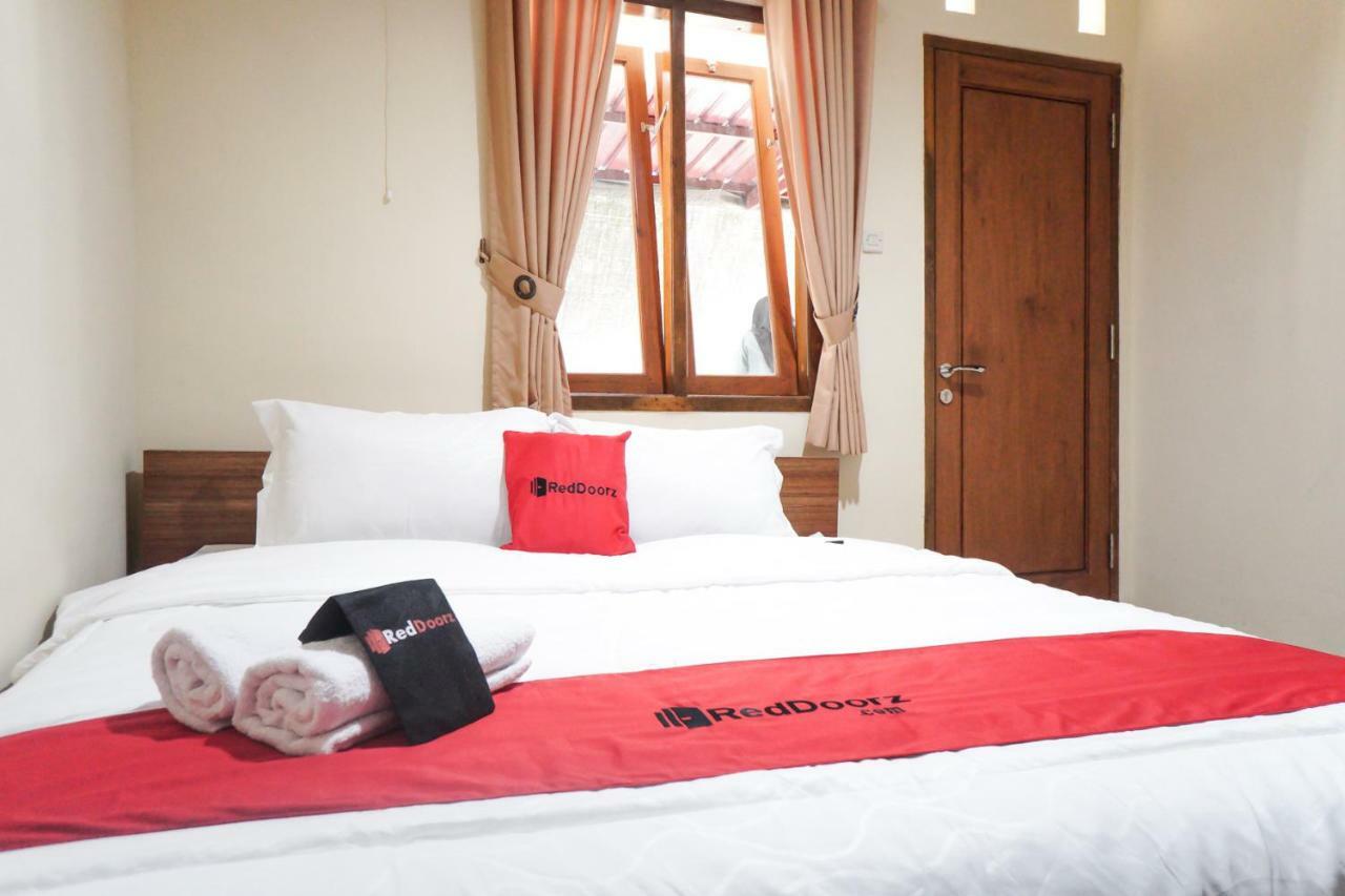 Hotel Reddoorz Syariah Near Exit Tol Malang Esterno foto