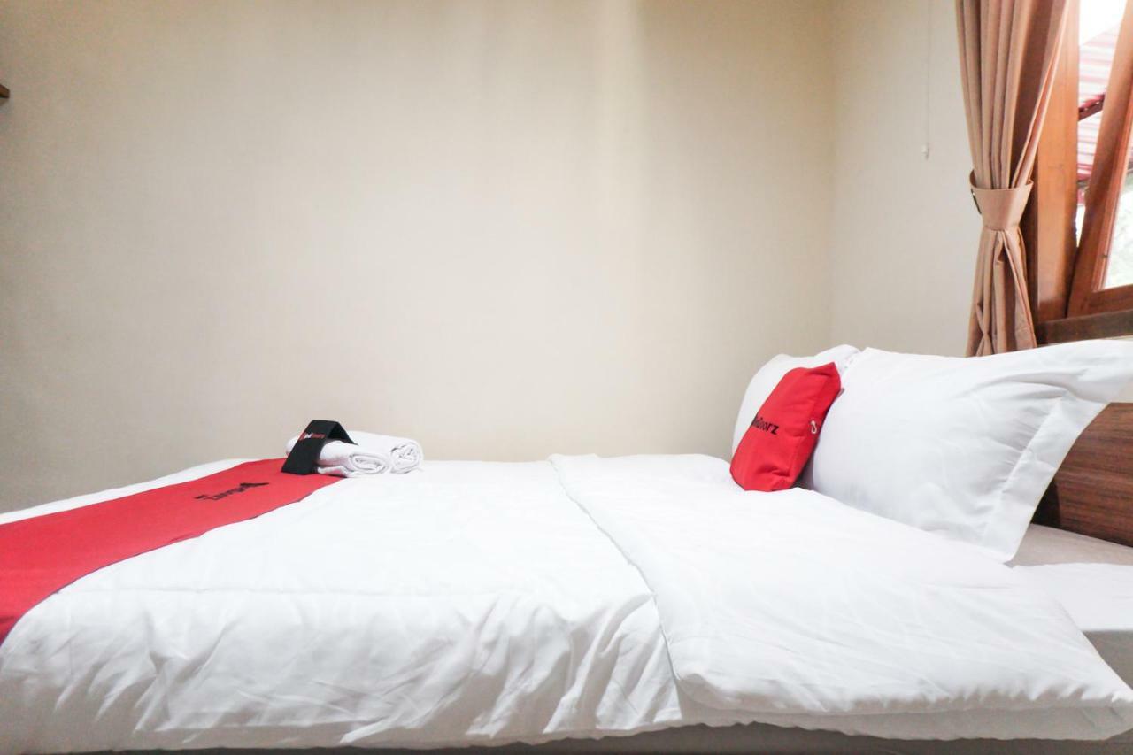 Hotel Reddoorz Syariah Near Exit Tol Malang Esterno foto