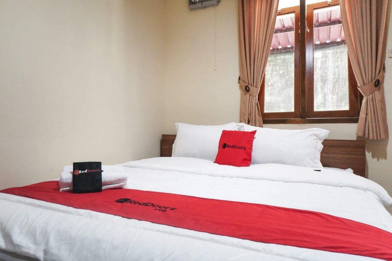 Hotel Reddoorz Syariah Near Exit Tol Malang Esterno foto