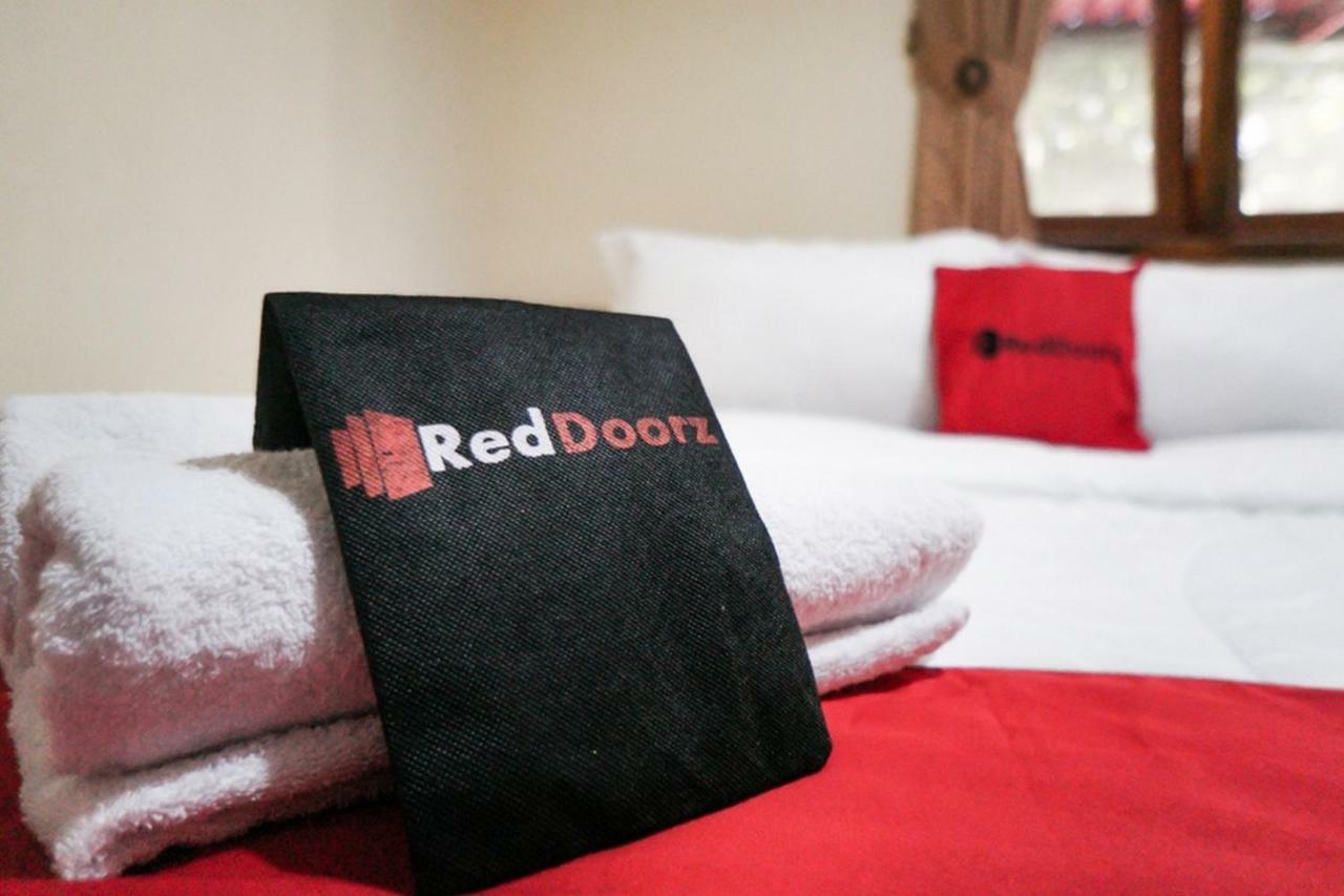Hotel Reddoorz Syariah Near Exit Tol Malang Esterno foto